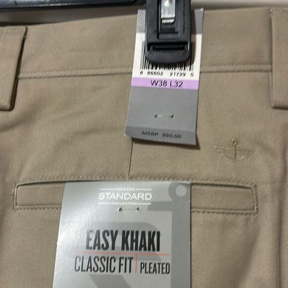 NWT dockers easy khaki pants size 38 x 32 - Picture 8 of 9